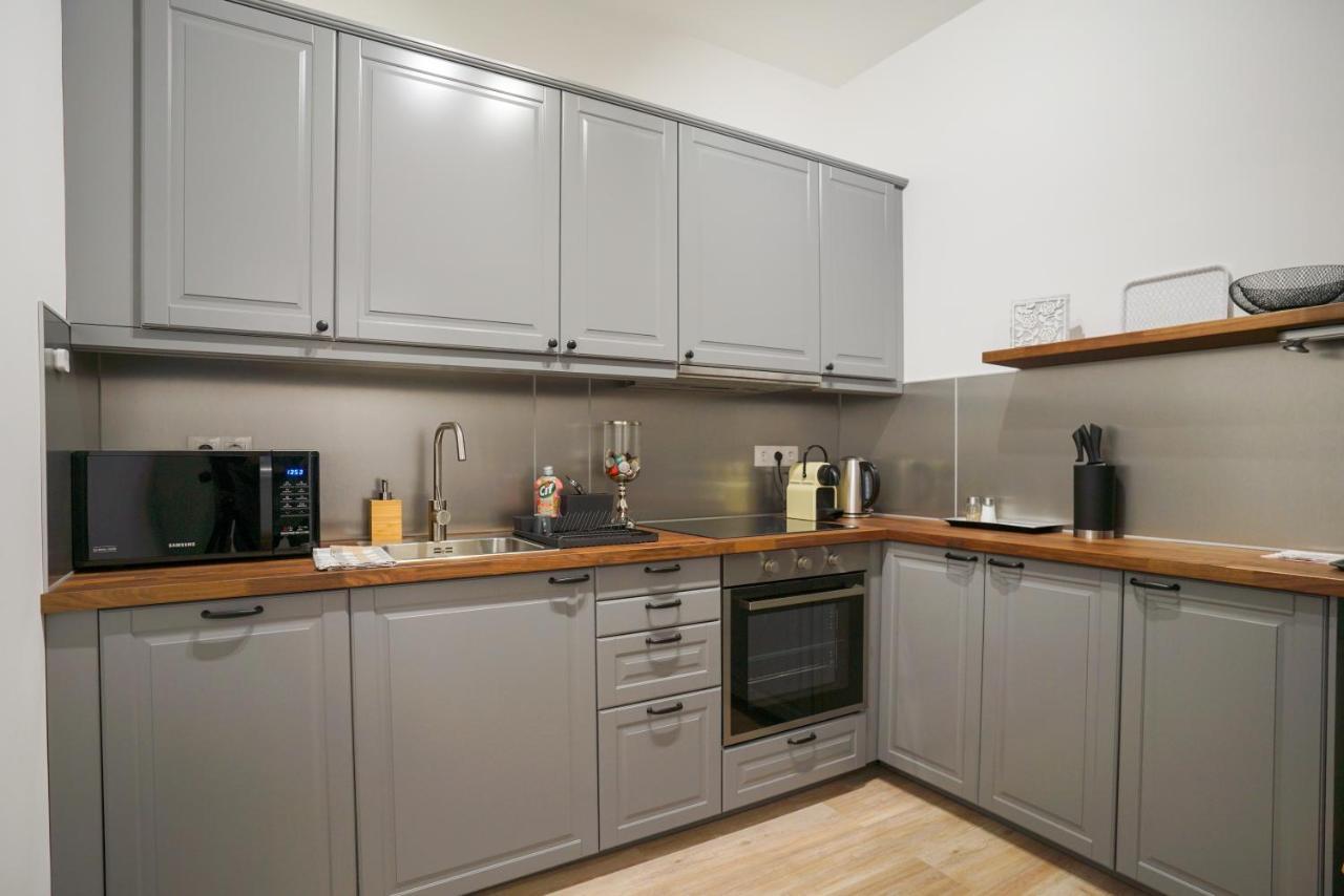 Koffer Apartman Eger Exteriör bild